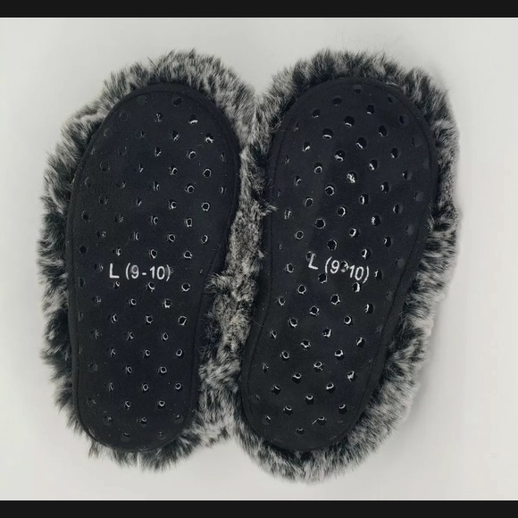 Super Soft Gray Fuzzy Kids Bootie Slippers - Picture 7 of 7